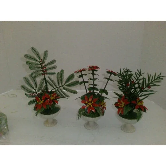 1960s Poinsettias in Urns Plastic 6.5