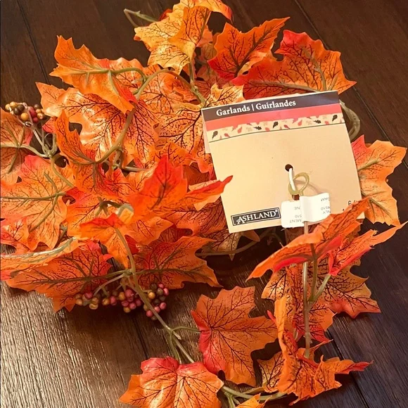 Ashland Orange Fall Leaf Berries Garland