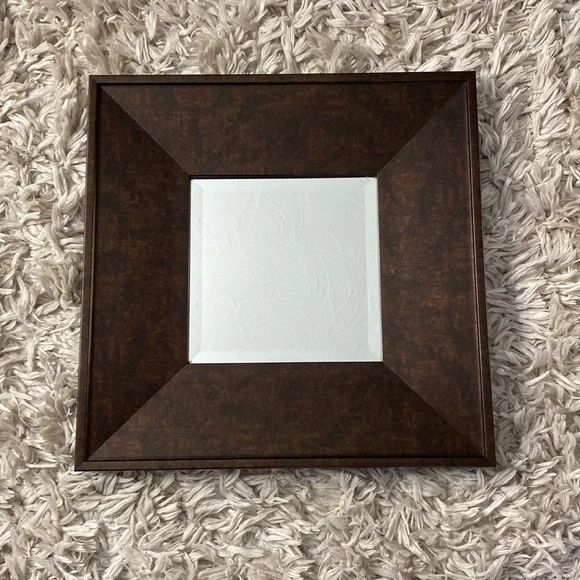 Wall hanging mirror