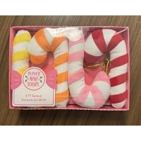 NEW AND SEALED Peppermint Square 6 Foot Garland Candy Canes