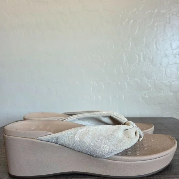 Vionic Arabella Metallic Wedge Sandals Champagne Size Womens 10 Comfort Orthotic