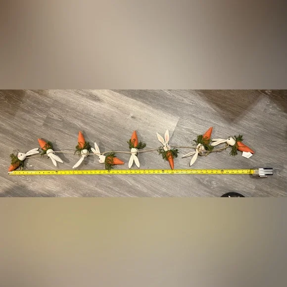 Easter Bunny and Carrot Garland