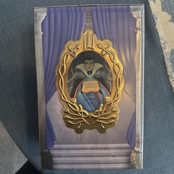 Snow White Mirror Lenticular Popcorn Bucket Regal AMC Cinemark Exclusive - NEW