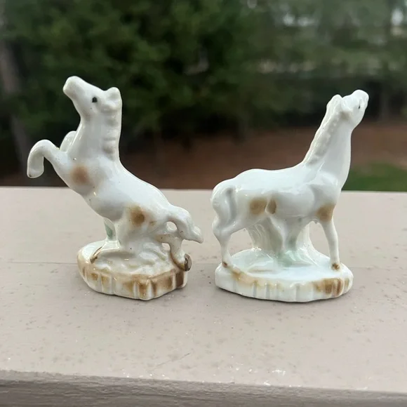 SET OF 2 SMALL HORSES CERAMIC FIGURINES