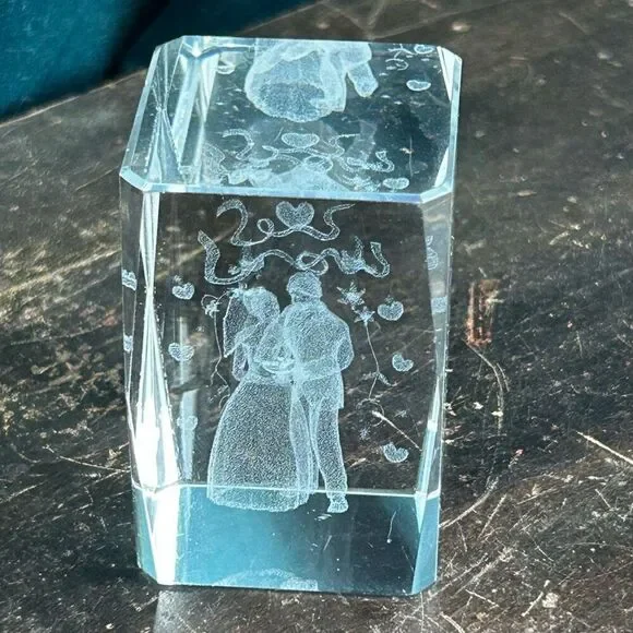 3D Laser-Etched Crystal Clear Paperweight Wedding Couple Doves Bride & Groom