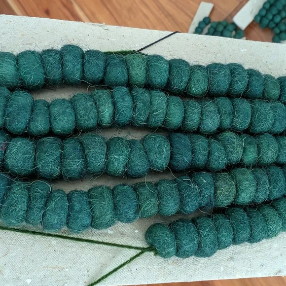Garland Deep Green Approx 62