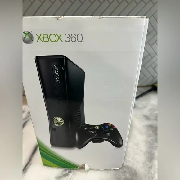 Microsoft Xbox 360 S 4GB Black Home Console - Model 1439