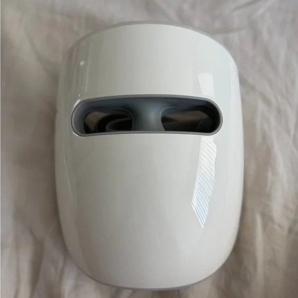 White VR Headset
