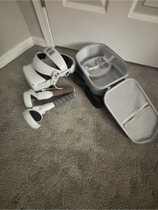 White VR Headset and Controllers with Carry Case - Unknown Brand