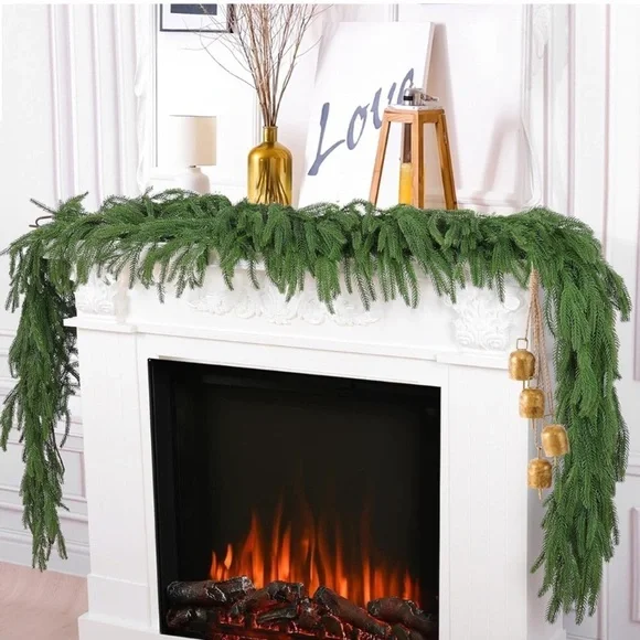 Green Holiday Soft Garland Realistic 6ft NWOT