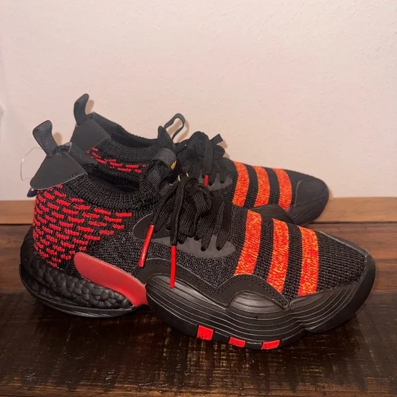 NWT ADIDAS TRAE YOUNG 2 'ATLANTA HAWKS' SNEAKERS