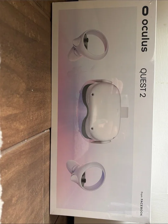 Oculus Quest 2 White Standalone VR Headset with Controllers