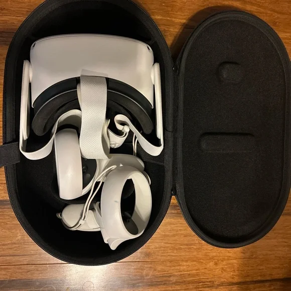 Oculus VR Headset with Controllers - White and carrying case