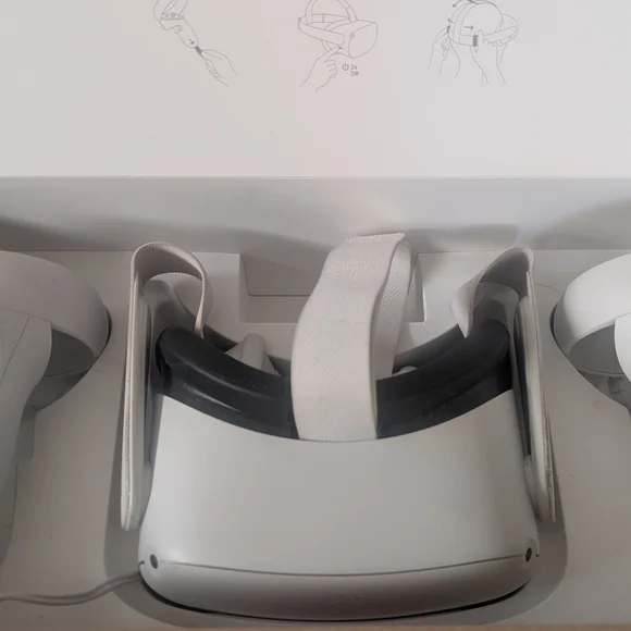 Advanced White VR Headset for Immersive Experiences