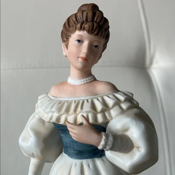 Homco 1463 Lady Elegant Porcelain Figurine with Floral Accents
