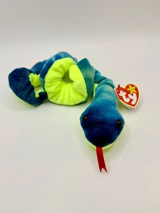 Vintage Ty Beanie Babies “Hissy” Snake Plush – 1997 Original