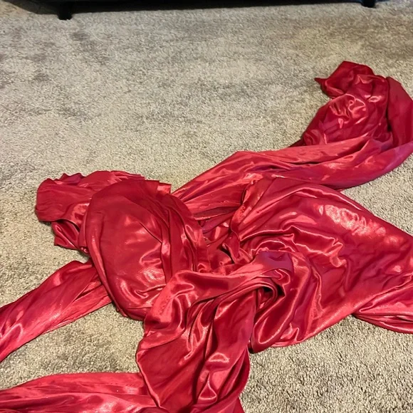 Silky red shimmer garland