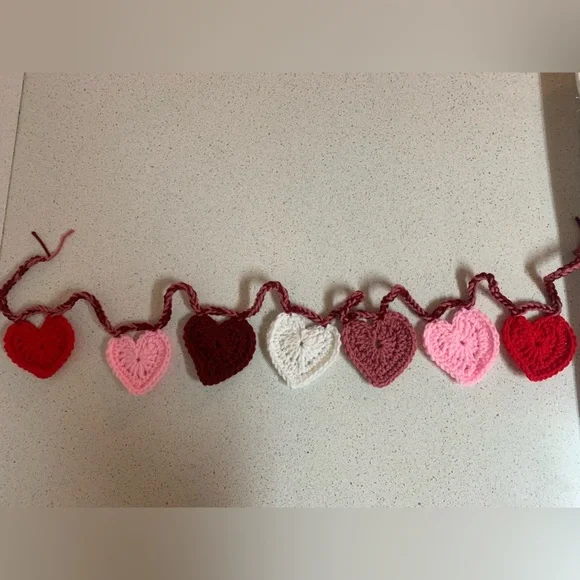 Valentines Hearts Seven Garland New Pink, Red, Mauve, White & Burgundy Handmade