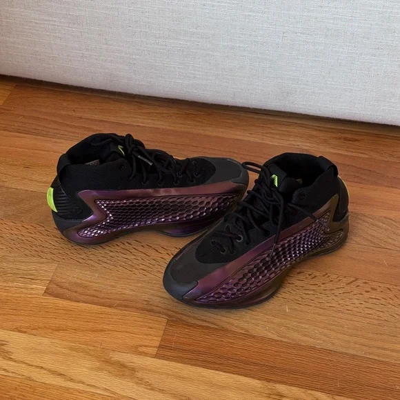 adidas Anthony Edwards Basketball shoes‎ Size 5