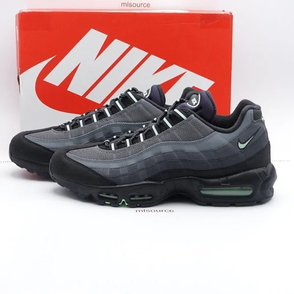NEW Size 11.5 Men's Nike Air Max 95 Sneaker HM0622-001 Black/Vapor Green
