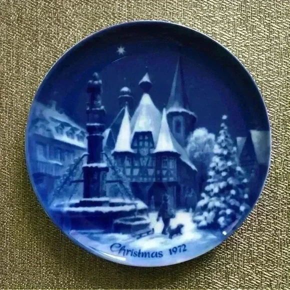 Berlin Design Vintage Plate 1972 Christmas Eve In Michelstadt 7,5”W