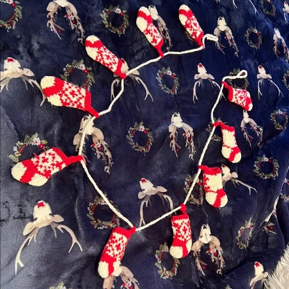Vintage Festive Red and White Knit Stocking Garland