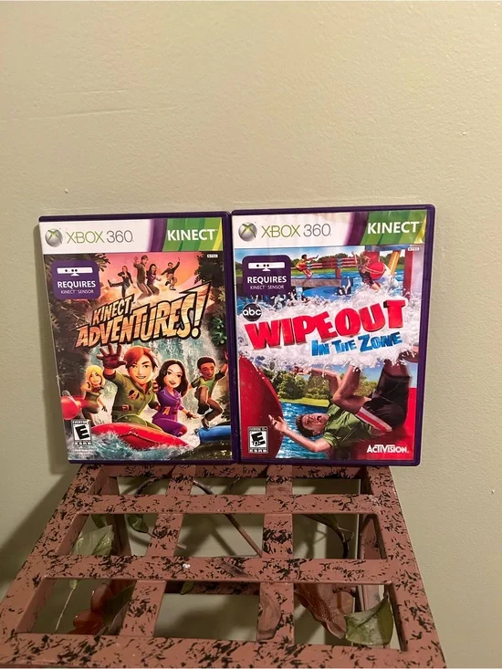 Microsoft Xbox 360 Kinect Bundle Kinect Adventures & Wipeout In The Zone