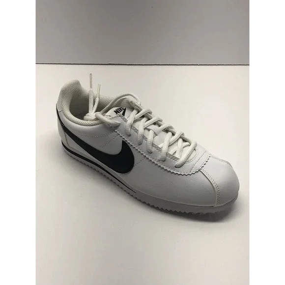 Nike Cortez Basic Sneakers White Black Lace Up Low Youth Size 4.5