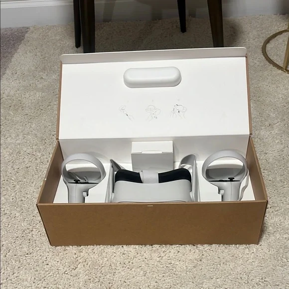 Oculus Quest 2 Headset with Controllers and charger- White