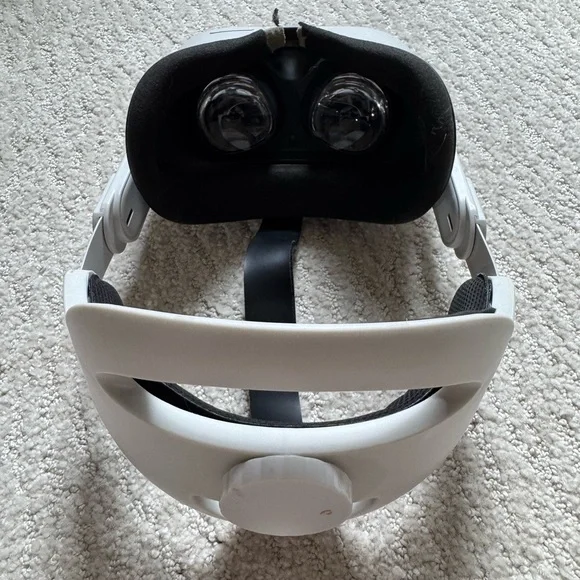 Oculus Quest 2 VR Headset