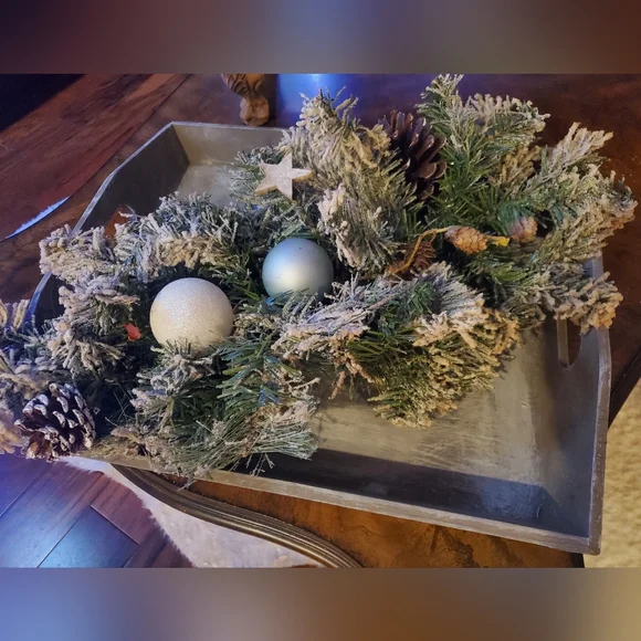 Vintage Table Swag/Garland W/wood Tray