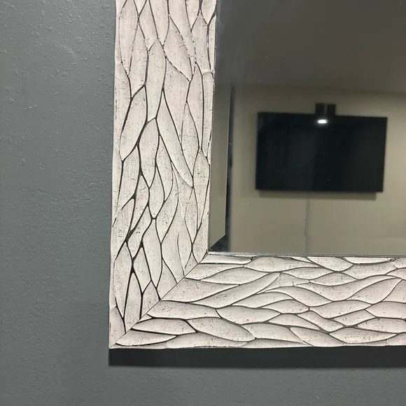 Elegant Textured Wall Mirror - White