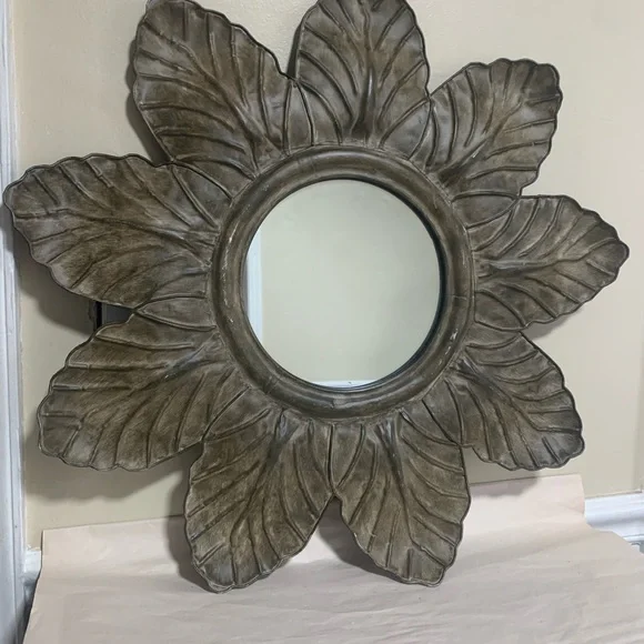 25” Metal Leaf Sunburst Wall Mirror Rustic Bronze Floral Frame Decor Sunflower