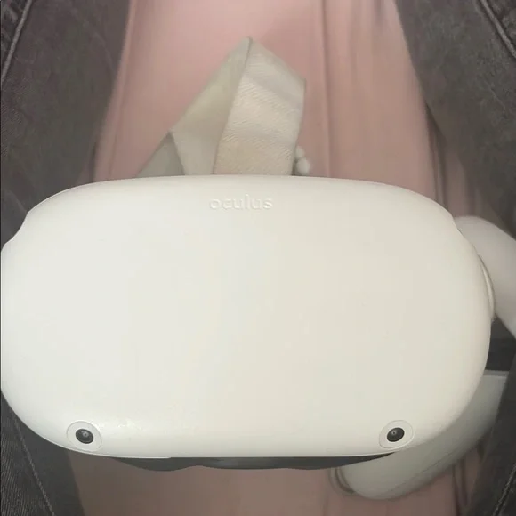 Oculus White VR Headset Quest 2