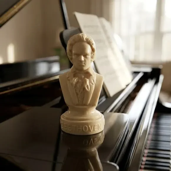 Vintage Halbe Beethoven Plastic Bust | 4.5