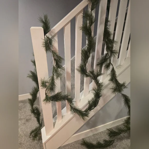 9' Garland