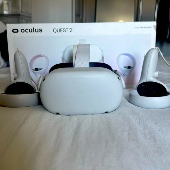 OCULUS QUEST 2 rarely used taking offers