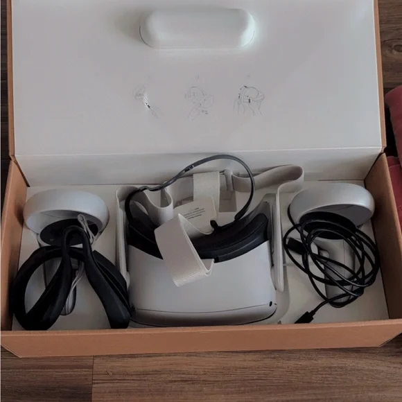 VR Headset with Controllers - White