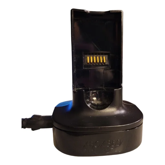 Microsoft XBox 360 Quick Charger holds two batteries, cord included