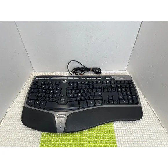 Microsoft Natural Ergonomic Keyboard 4000 v1.0 Working Has faded letters