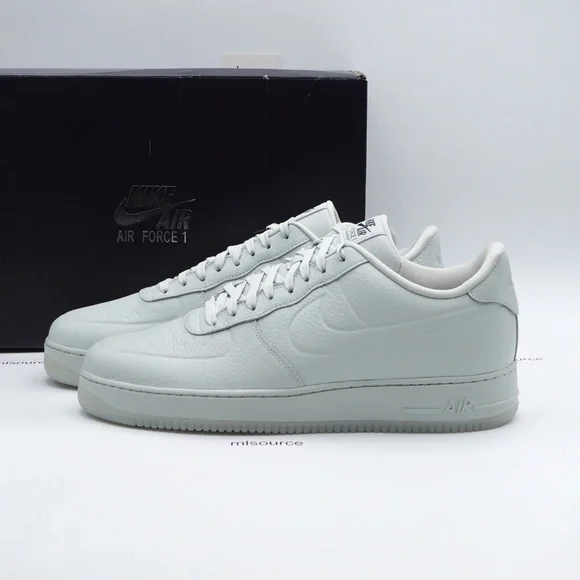 NEW Size 13 Men's Nike Air Force 1 Low SE Waterproof Sneaker FB8875-002