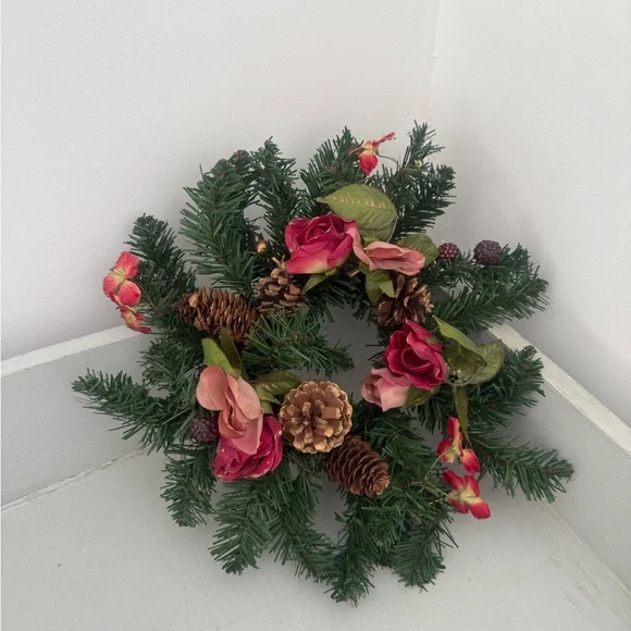 Home Interiors Holiday Garland with Red and Green Accents