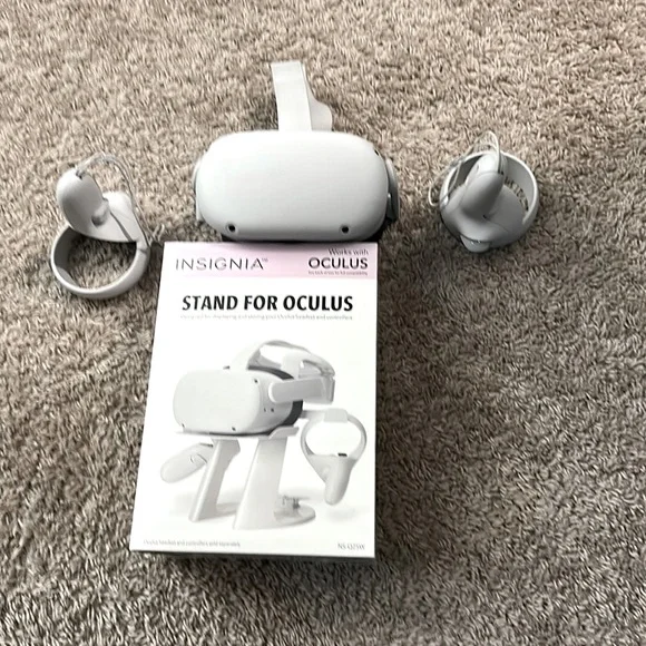 Oculus quest 2 with the stand to hold the controllers and headset