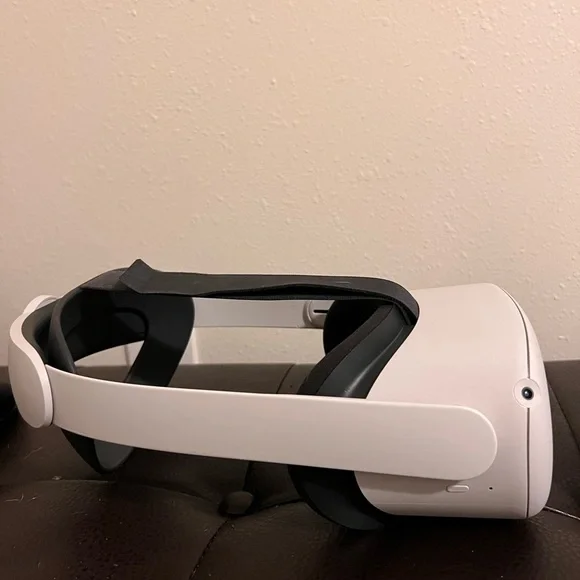 Oculus Quest 2 (64 gb)