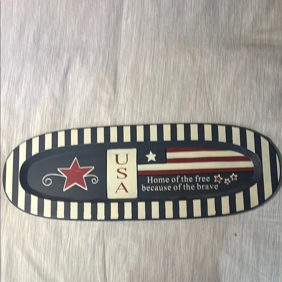 Patriotic Oval Wall Plaque - Red, White, and Blue