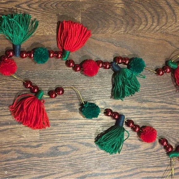 VINTAGE Red and Green Tassel Garland