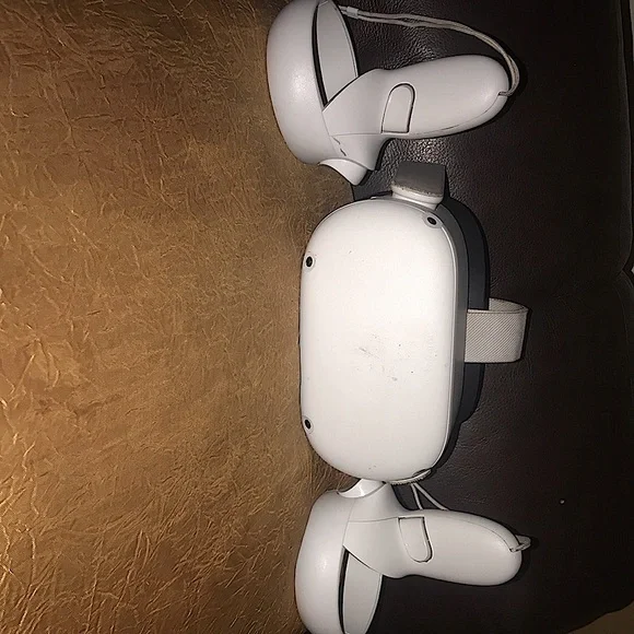 Vr headset not used new frm box dm for it shipping worldwide