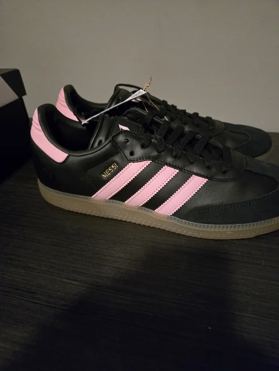 Adidas Mens Samba Messi Sneakers in Black/Pink Stripes NEW Size 11 Mens