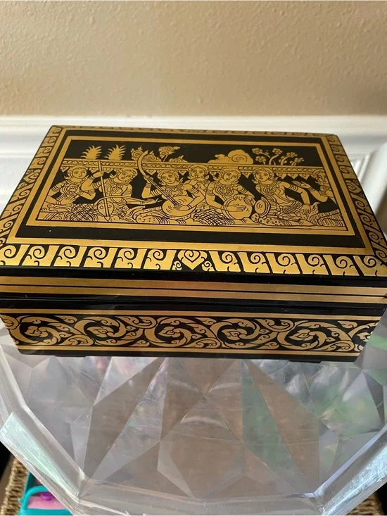 Egyptian Themed Black and Gold Lacquer Wind Up Musical Jewelry Box Red Velvet