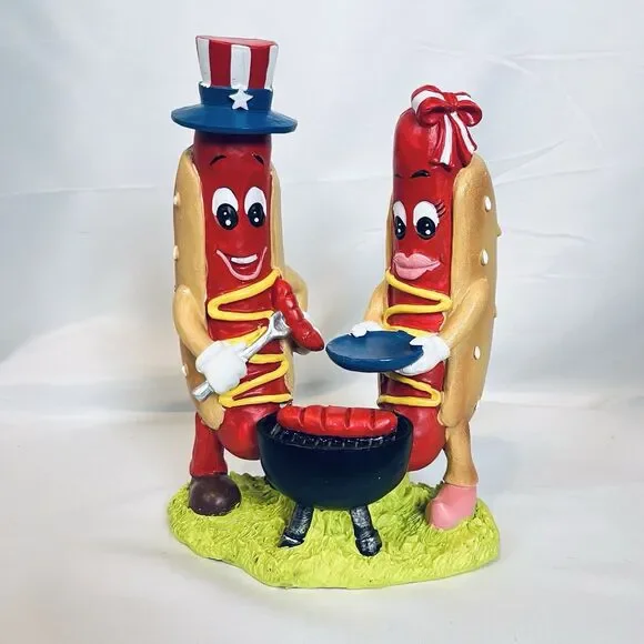 Hot Dog Couple Grilling Figurine (Kitsch Americana) 6”X 8.5” Tall NWT